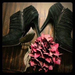 Gianni Bini Black Suede Booties